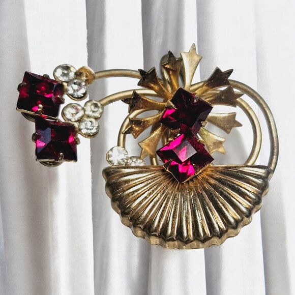 Vtg MCM Art Deco Floral Fan Brooch Red Rhinestones Goldtone Metal Pin Swirl Read - Picture 7 of 12
